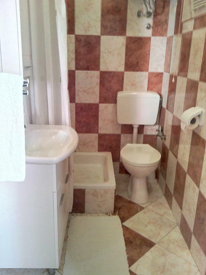 Apartmani Poljanec วีร์ ภายนอก รูปภาพ