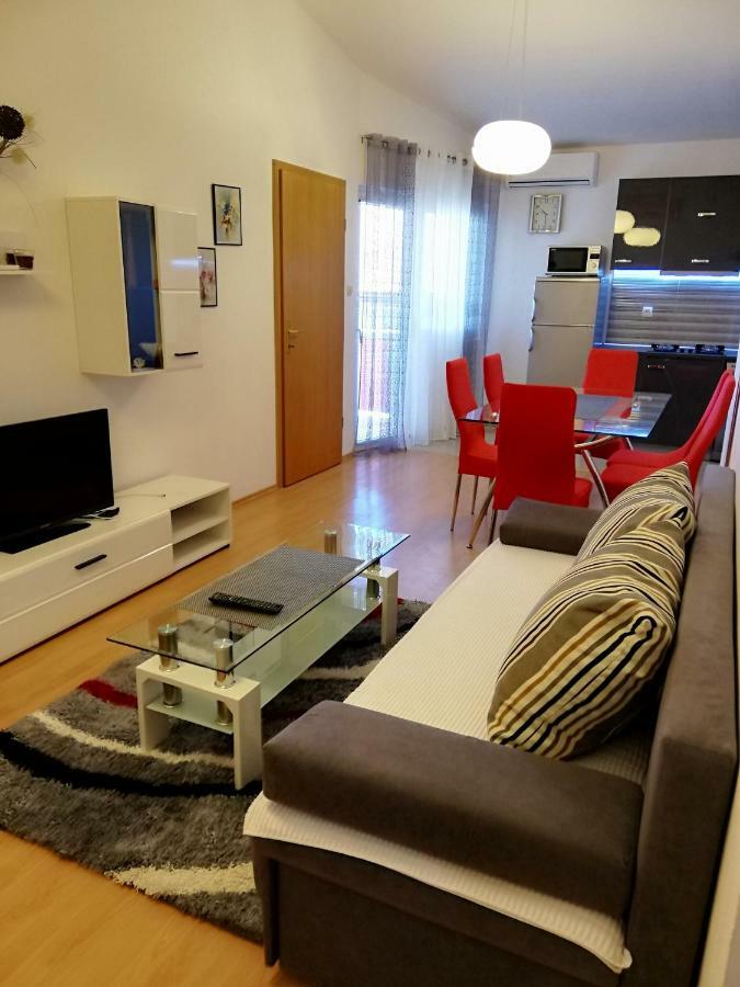 Apartmani Poljanec วีร์ ภายนอก รูปภาพ