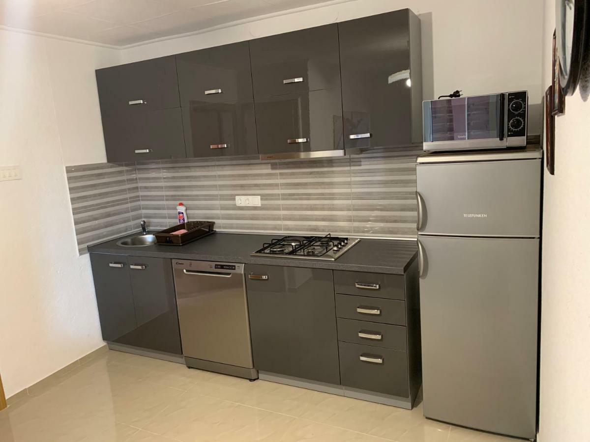 Apartmani Poljanec วีร์ ภายนอก รูปภาพ